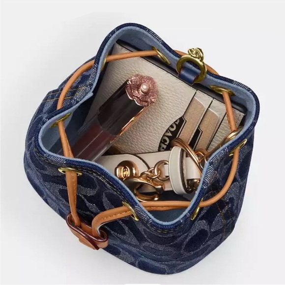 COACH Drawstring Wristlet In Signature Denim NWT - Picture 4 of 6
